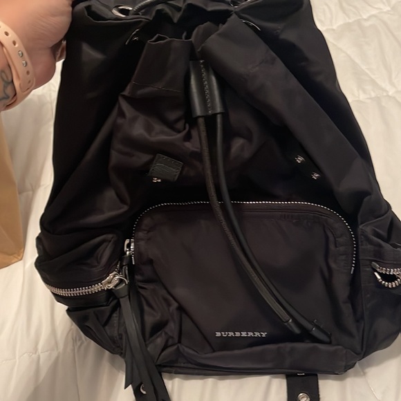 Burberry rudsack black with silver hardware - Picture 3 of 5